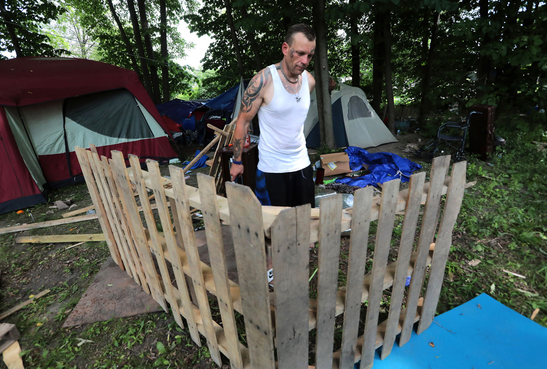 Reindahl homeless - fence